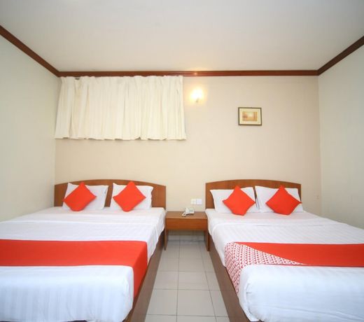 OYO 1027 Hotel London