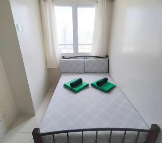Affordable Classy 1BR Condo w/ Balcony