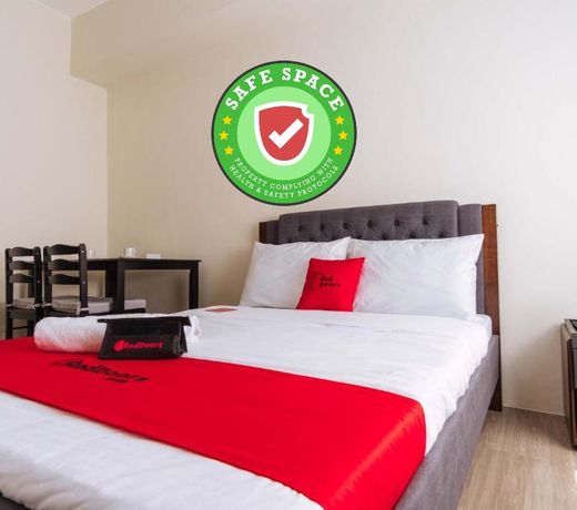 RedDoorz Premium @ Vista Heights Legarda