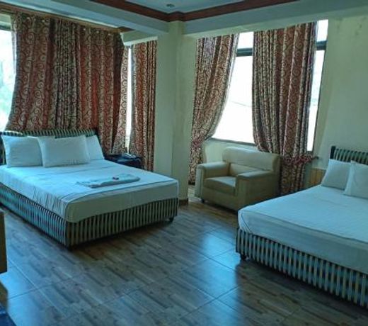New Islamabad Hotel Sitara Market