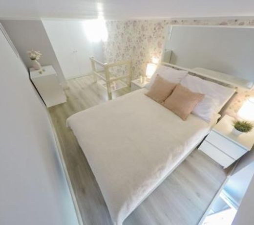 Rynek 20/21 -Cosy New Apartment on The Market Square - 4 Bedrooms - 8 People