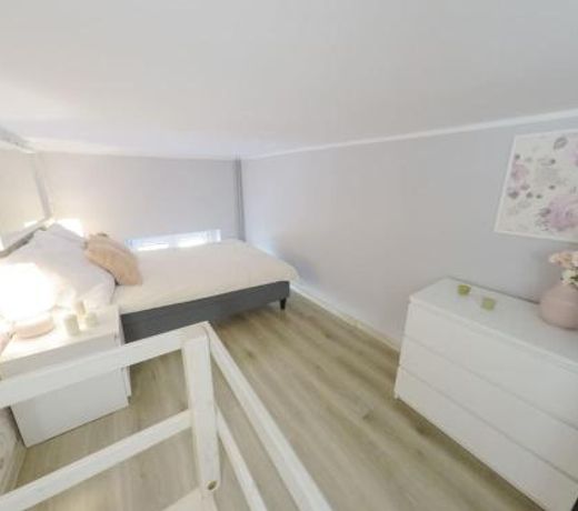 Rynek 20/21 -Cosy New Apartment on The Market Square - 4 Bedrooms - 8 People