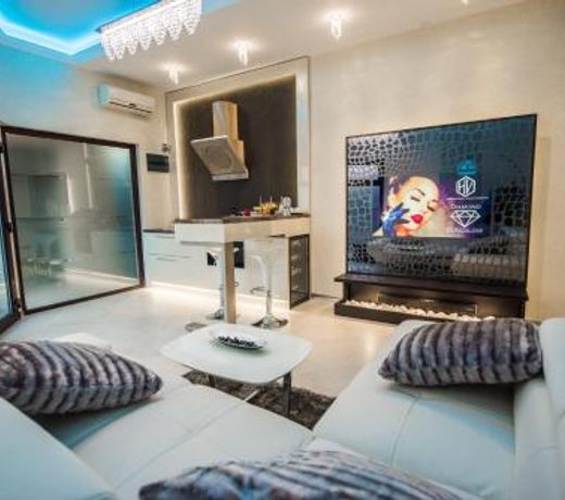 H & V Residence - Diamond Bungalow Apartment