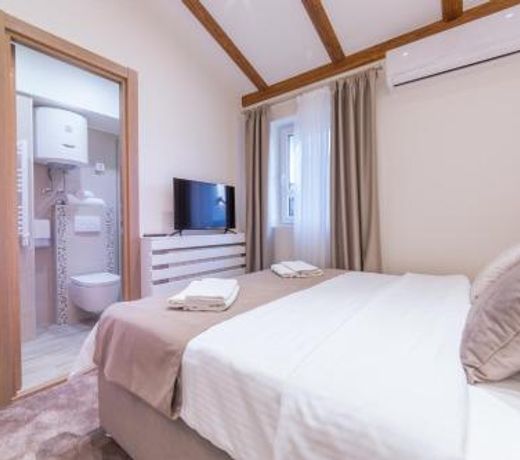 M House Bed and Breakfast
