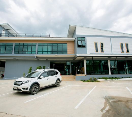 Three bridges hotel