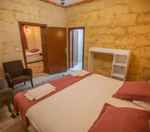 Capiedra Hotel
