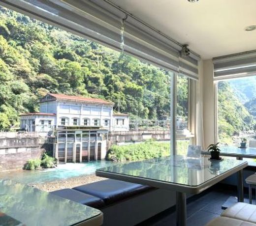 Hoya Hot Spring Inn