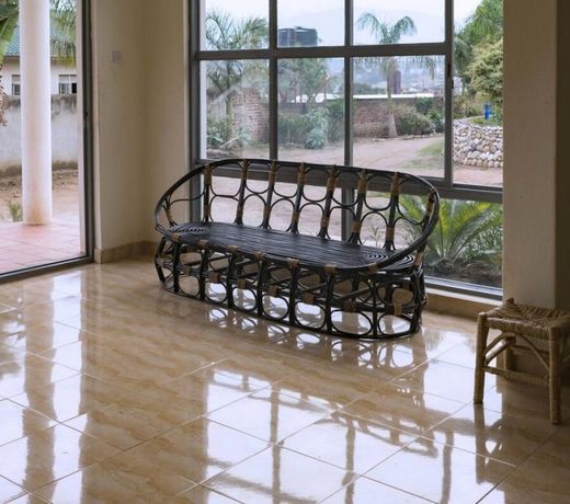 Tooro Fairway Hotel