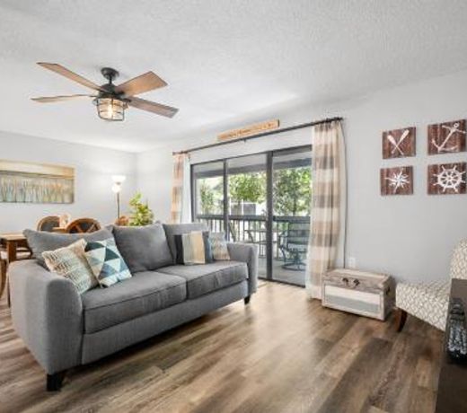 Seashell 19, 2 Bedrooms, Pool Access, WiFi, Sleeps 6, Walk to Beach