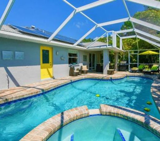 Contemporary Pool Villa I - Private Beach - Heated Pool+Jacuzzi - Free WiFi!