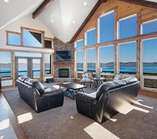8 Bed 5 Bath Vacation home in Fish Haven