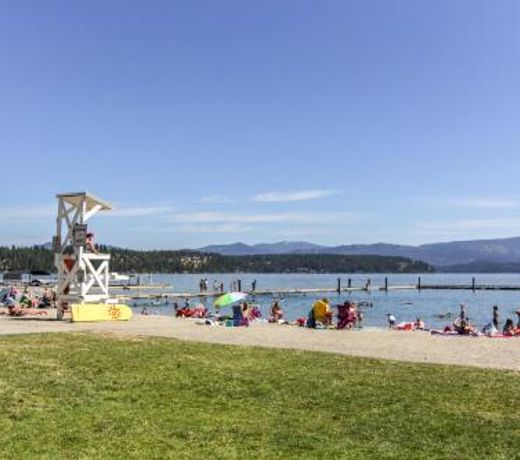 3 Bed 2 Bath Vacation home in Lake Coeur d'Alene