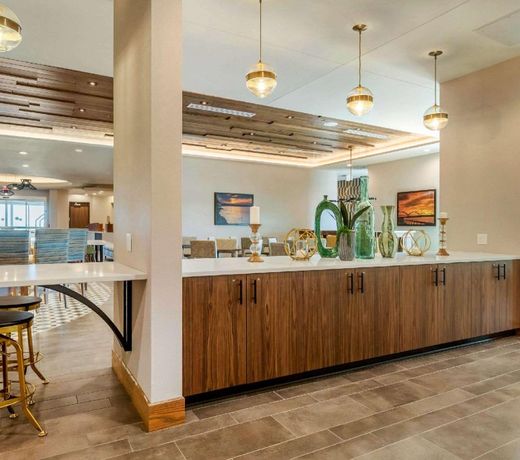 Cambria Hotel Bettendorf - Quad Cities