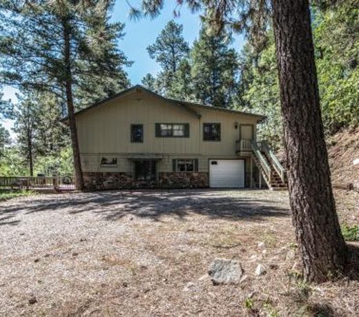 Tis Holiday Haus, 3 Bedrooms, Sleeps 11, Hot Tub, Fireplace, Foosball