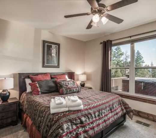 Abbey Lodge, 9 Bedrooms, Sleeps 23, Game Room, WiFi, Hot Tub