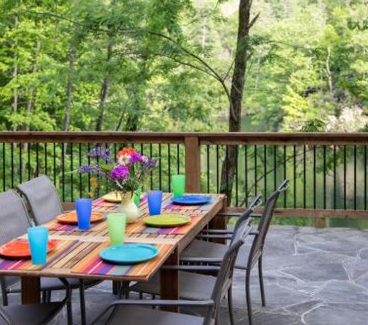 5 Bed 4 Bath Vacation home in Tuckasegee