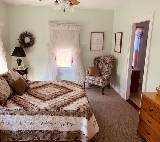 Centennial Inn Bed & Breakfast