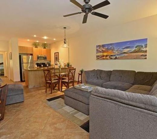 Grand Champions 49, 2 Bedrooms, Spacious Lanai, Remodeled, Pool, Sleeps 4