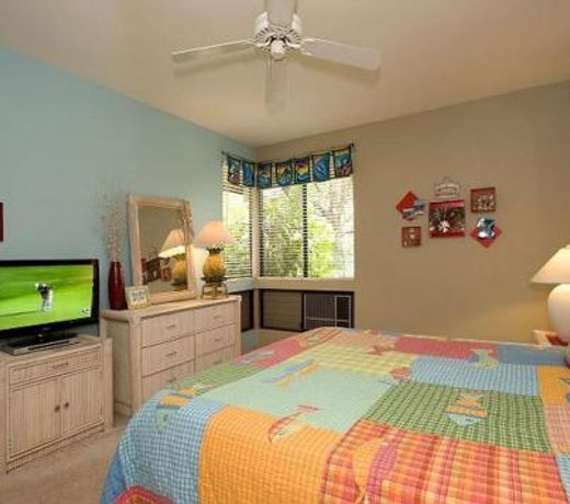 Grand Champions 49, 2 Bedrooms, Spacious Lanai, Remodeled, Pool, Sleeps 4