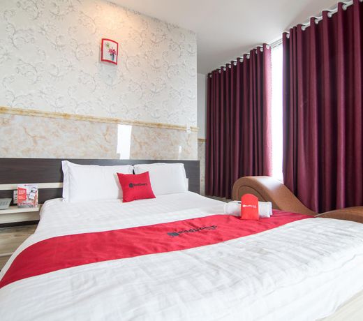 RedDoorz Plus near Mien Tay Bus Station 2