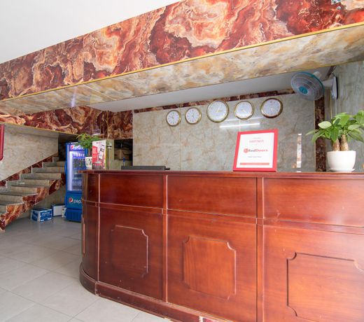 RedDoorz Plus near Mien Tay Bus Station 2