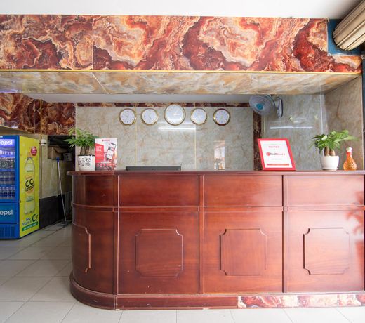 RedDoorz Plus near Mien Tay Bus Station 2