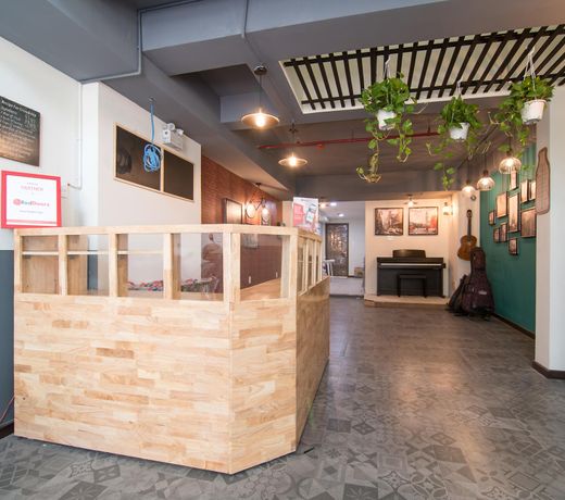 RedDoorz near Xo Viet Nghe Tinh Street