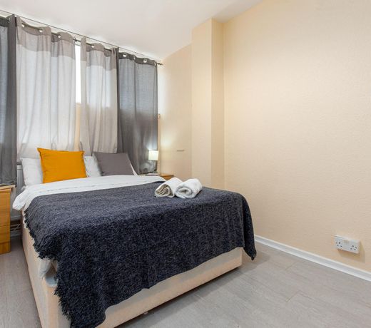 OLD CHURCH ROAD - DELUXE GUEST ROOM 5