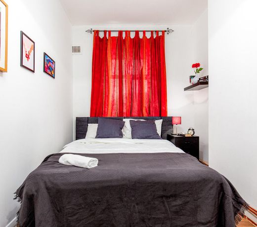 SIDNEY STREET - DELUXE GUEST ROOM 2