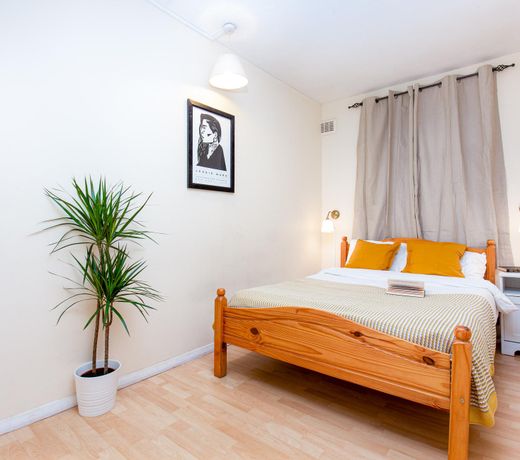 SIDNEY STREET - DELUXE GUEST DOUBLE ROOM 4