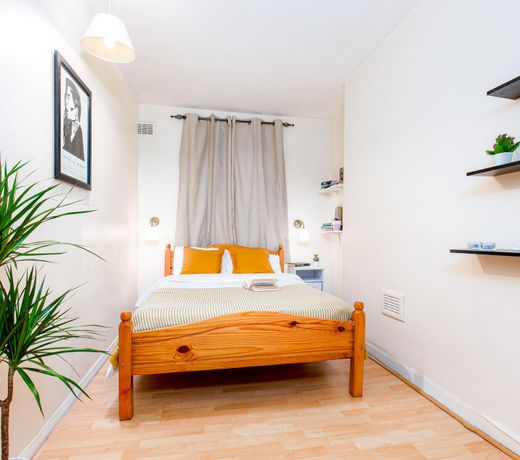 SIDNEY STREET - DELUXE GUEST DOUBLE ROOM 4