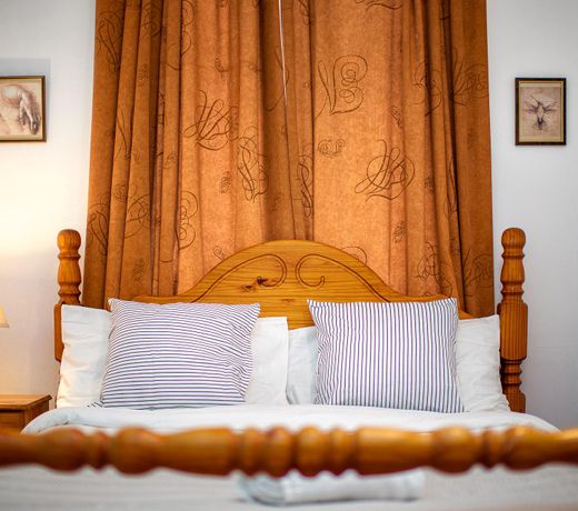 SIDNEY STREET - DELUXE GUEST ROOM 5