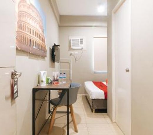 RedDoorz near OsmeÃ±a Hway2 - Quarantine Hotel