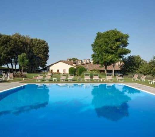 Tenuta di Artimino Hotel