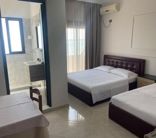 Hotel Tirona