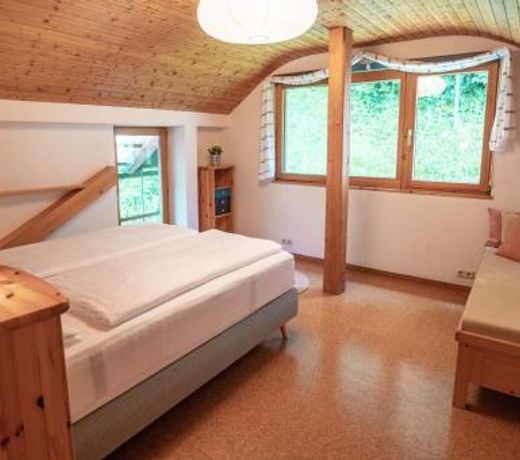 Lakeview Apartment