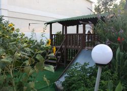 Фото 1 отеля Гостевой дом  "У Людмилы" - Черноморское, Крым