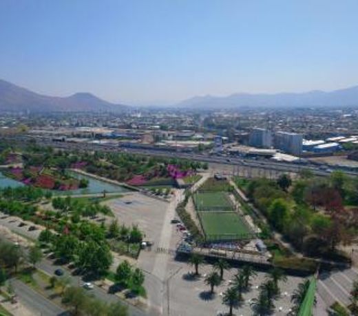Frente al parque (Solo mujeres)