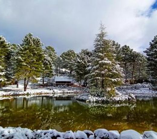 La cabaÃ±a del lago en ZAFIRO LAGUNAZO Parque Natural del RÃ­o Mundo