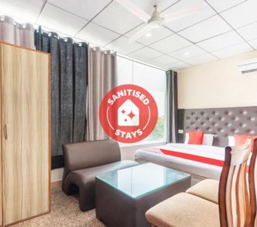 OYO 40649 Hotel Kapoor Residency
