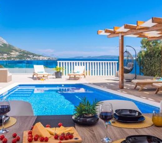 Villa Matan - only 200m from the sandy beaches, private 28m2 pool