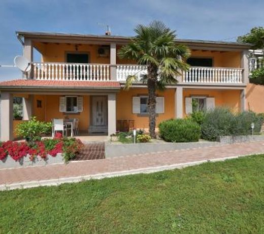 Family friendly apartments with a swimming pool Sveti Filip i Jakov, Biograd - 17192