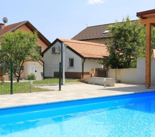 Family friendly apartments with a swimming pool Grabovac, Plitvice - 17532