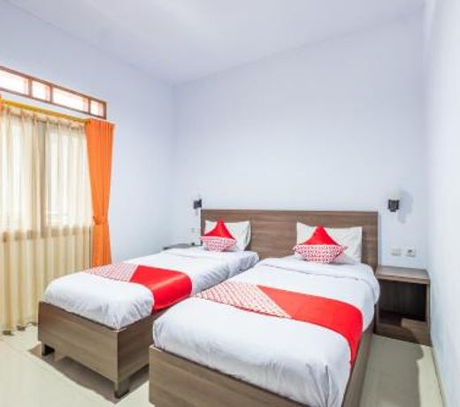 OYO 943 Hotel Azalea Syariah