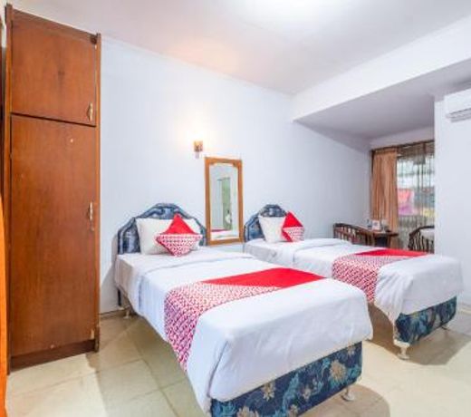 OYO 943 Hotel Azalea Syariah