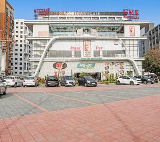 OYO Townhouse 100 Somani TC