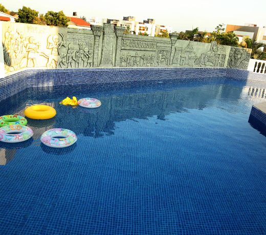 Peakland Hotels and Resorts