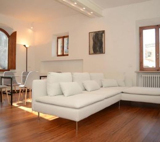 S.M. VICOLO DELL'ORO
