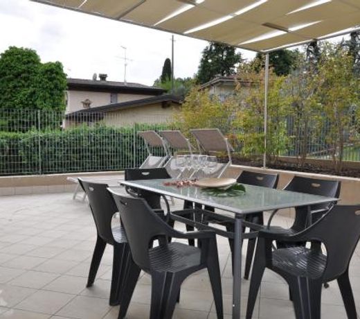 Garda Bloom Holiday Apartments