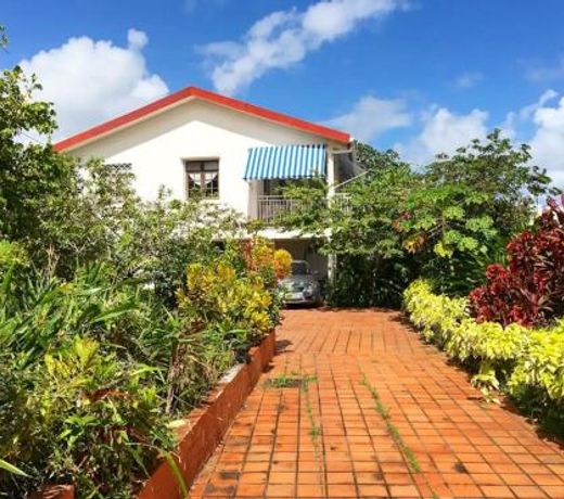 Appartement d'une chambre avec vue sur la ville piscine privee et jardin clos a Le Francois a 3 km de la plage